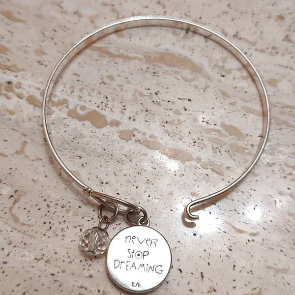 Beautiful Disney bracelet - Picture 4 of 10